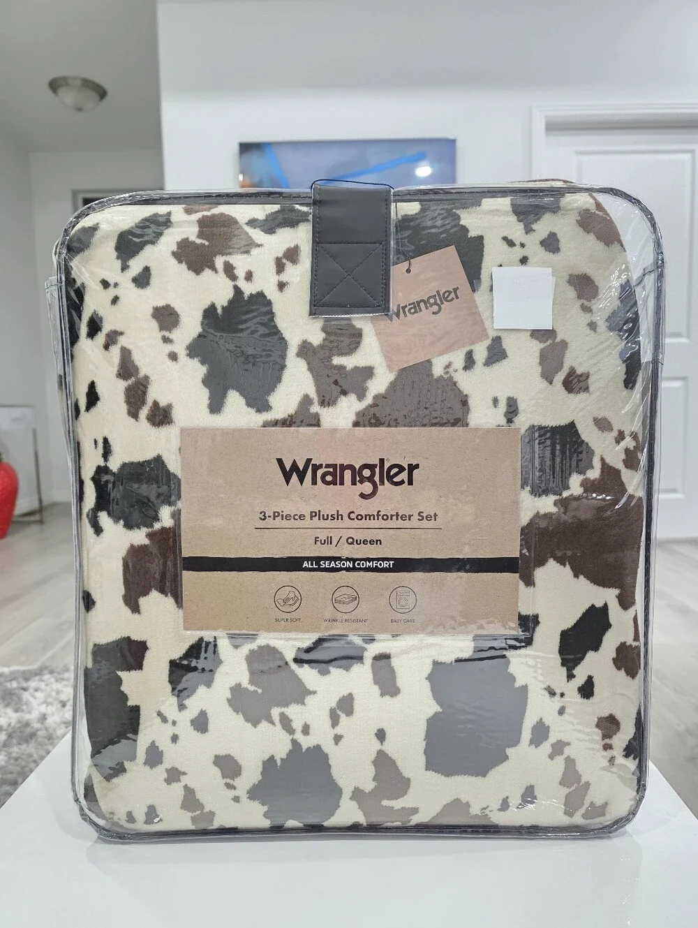 Wrangler QUEEN 3-Piece Plush Cow Print Comforter Set New